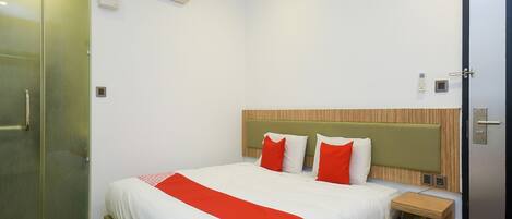 Free WiFi, bed sheets