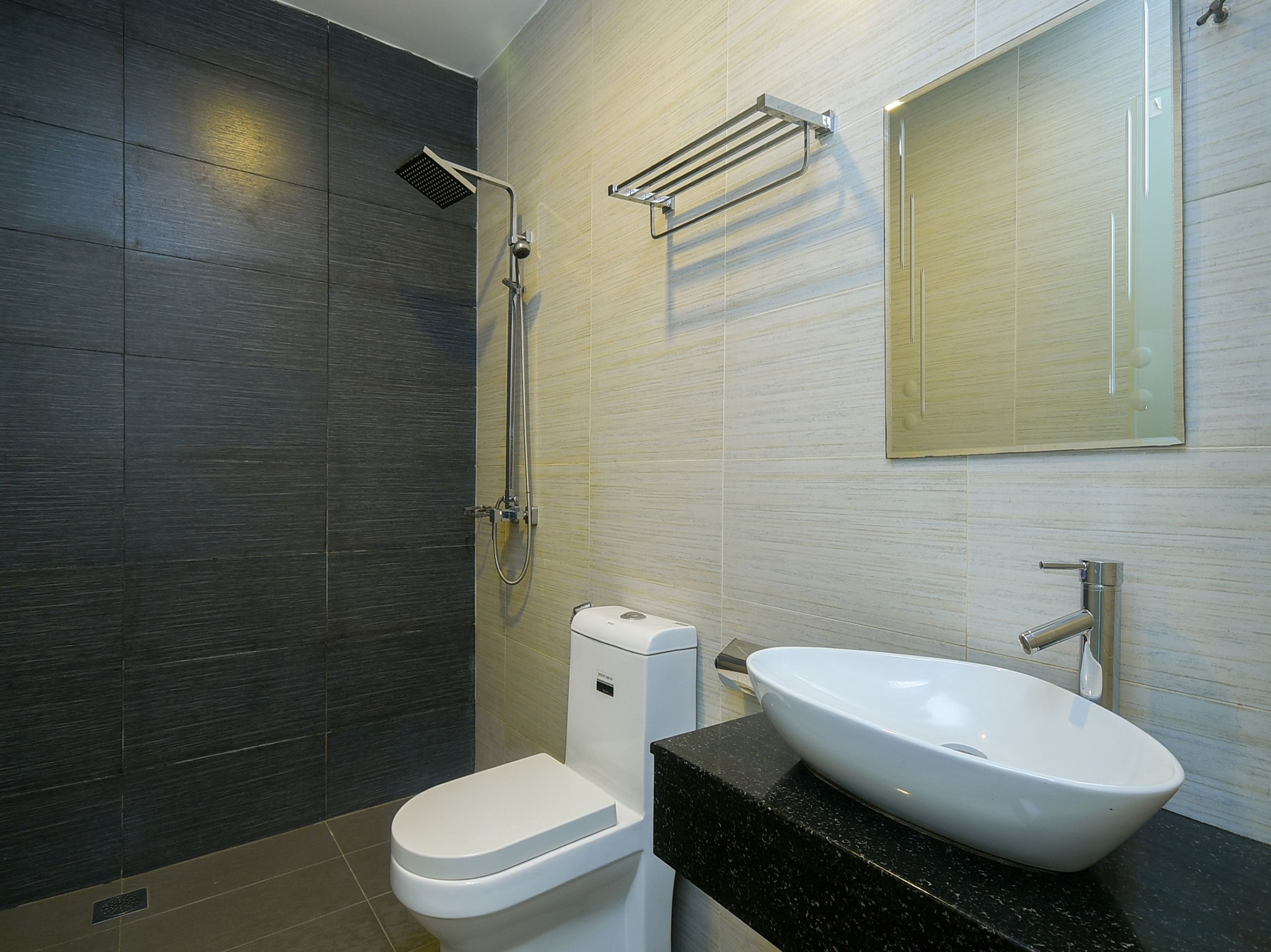 Deluxe Double Room, 1 King Bed | Bathroom