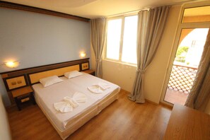 1 bedroom, desk, WiFi, bed sheets - MENADA *ATRIUM * One Bedroom Apartment Sea View (Elenite)