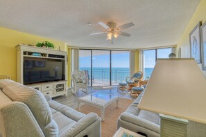 TV, DVD player, stereo - Surf Master 404 - Recently Renovated - On the Ocean! (Garden City Beach)