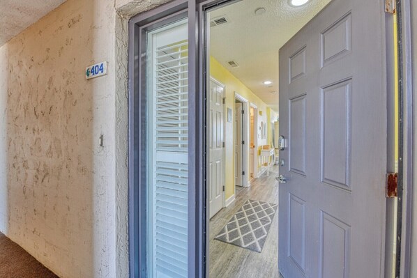 Interior - Surf Master 404 - Recently Renovated - On the Ocean! (Garden City Beach)