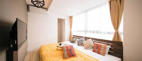 Værelse til 3 personer - ikke-ryger (Consecutive night only) | 1 soveværelse, individuelt design, individuel indretning, skrivebord