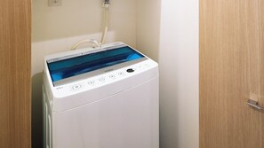 Separate bathtub and shower, deep-soaking bathtub, free toiletries - Minn Umeda North (Osaka)