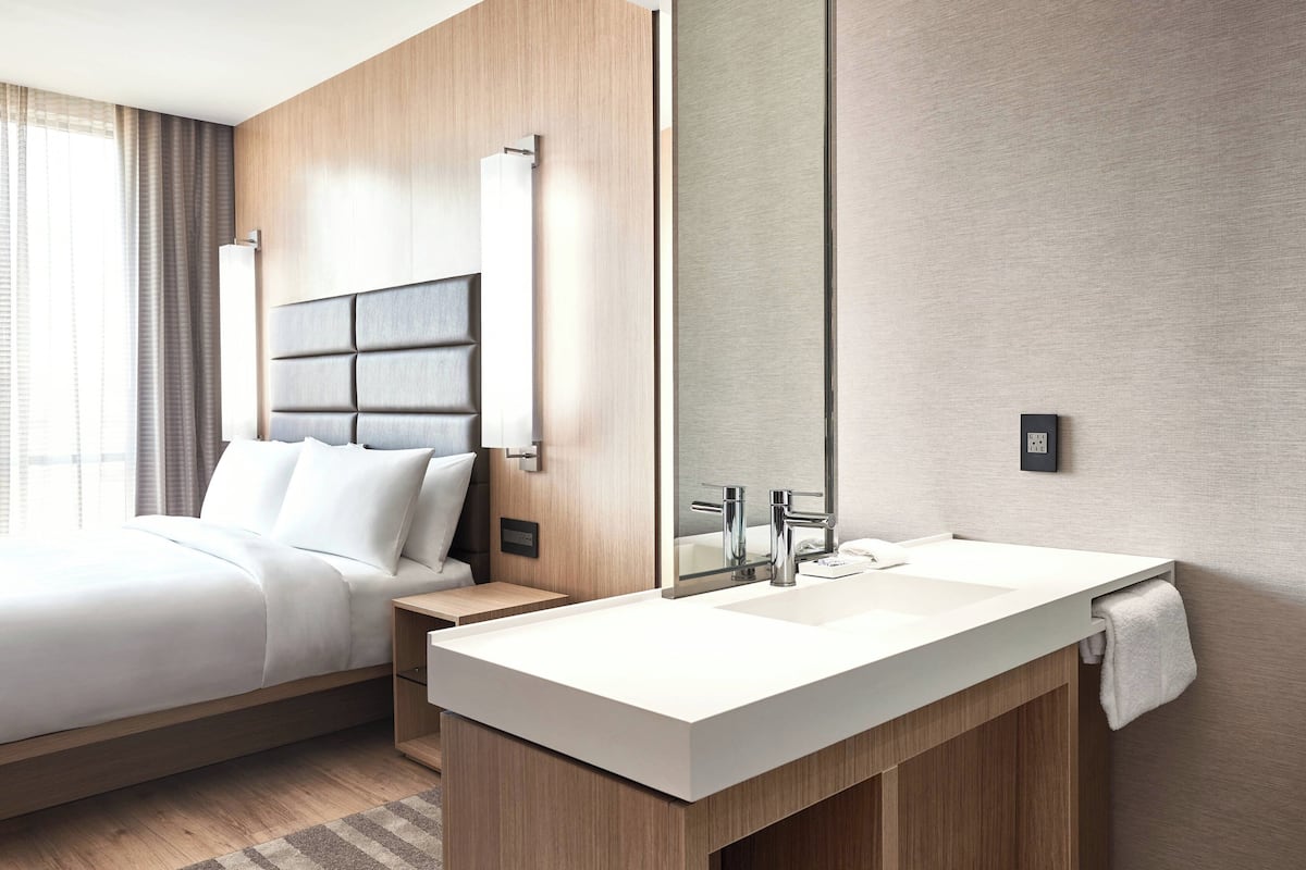 1 bedroom, hypo-allergenic bedding, down duvets, in-room safe