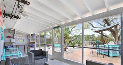 Lucky Charm | Creekfront Cottage, Screened Porch!
