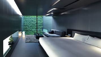 Premium bedding, down comforters, minibar, in-room safe
