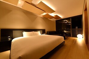 Deluxe Balcony Room