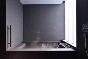 Separate tub and shower, deep soaking tub, rainfall showerhead - Mogana (Kyoto)