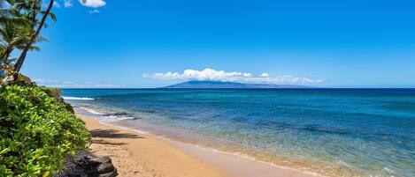 Am Strand, Liegestühle, Strandtücher