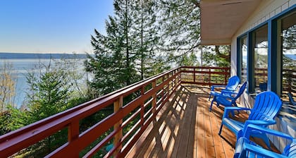 Hood Canal Beachfront Bungalow