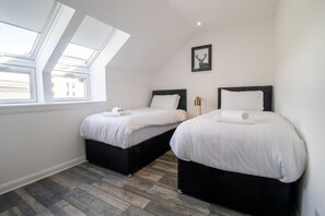 4 bedrooms, iron/ironing board, WiFi, bed sheets