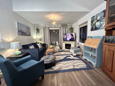 NEWLY REMODELED! Pebble Palace! ★OCEANFRONT★ HOT TUB ★ WOW VIEWS★