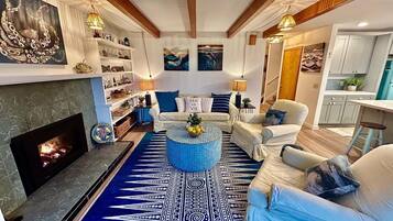 Smart TV, fireplace, DVD player, ping pong