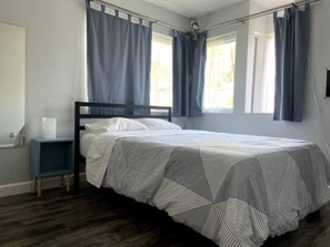 2 bedrooms, desk, iron/ironing board, free WiFi