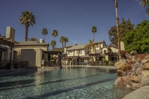 Ulkouima-allas, lämmitetty uima-allas