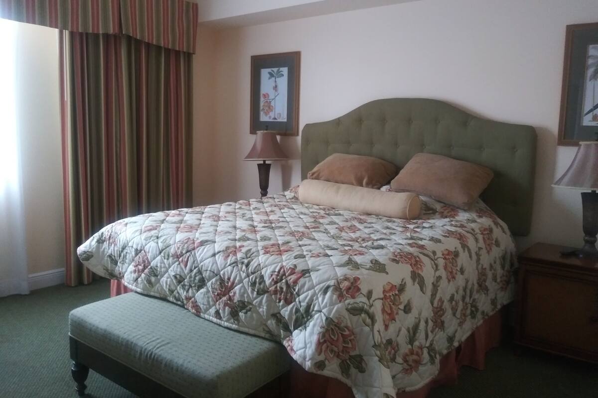 Family Apartment, Multiple Beds, Golf View | 3 bedrooms, in-room safe, blackout curtains, iron/ironing board