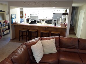 Smart TV, fireplace, DVD player, toys