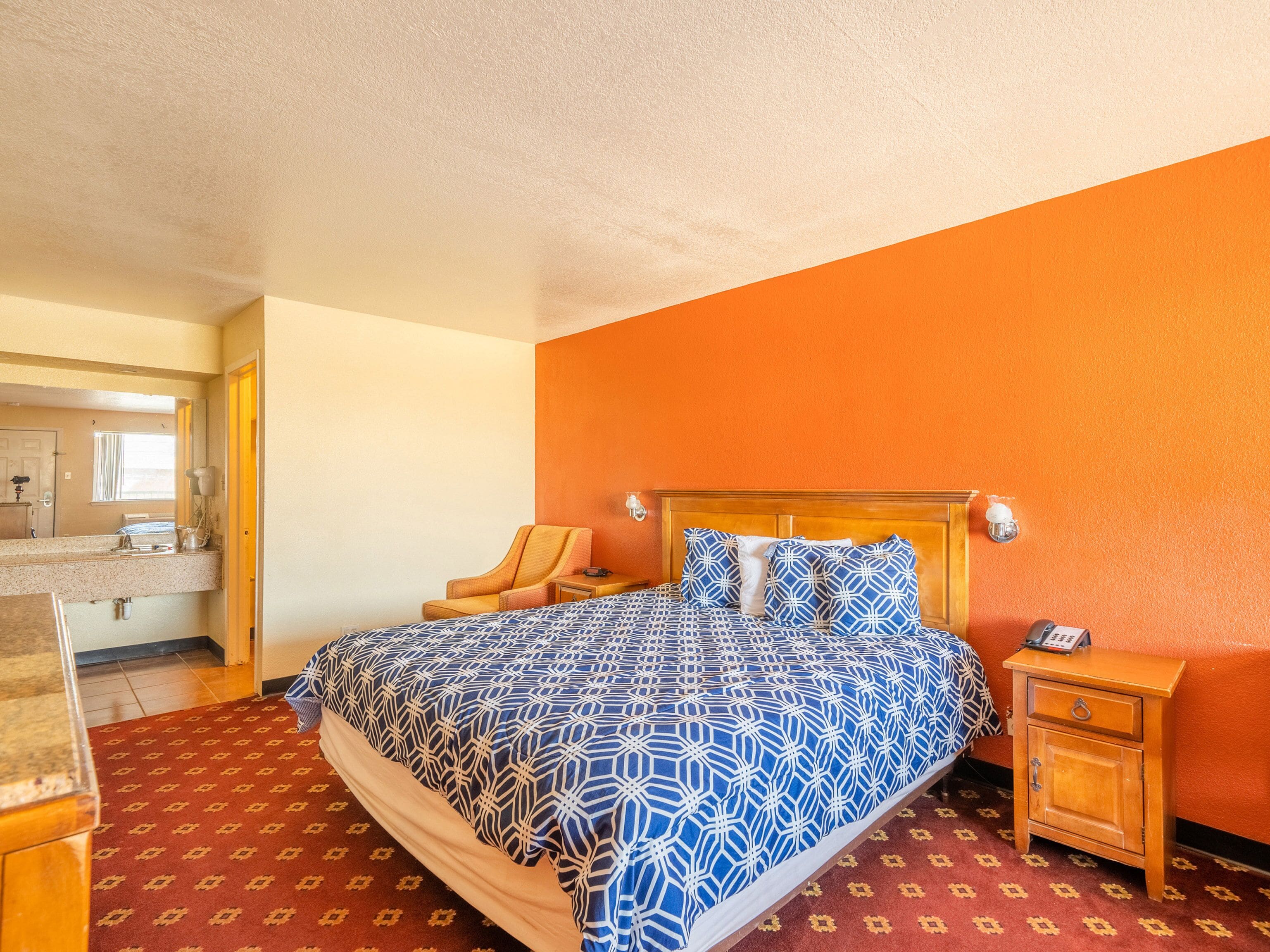 Desk, iron/ironing board, free WiFi, bed sheets