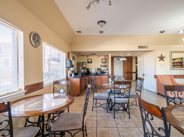 Desayuno de cocina local incluido todos los días