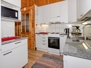 Réfrigérateur, micro-ondes, lave-vaisselle