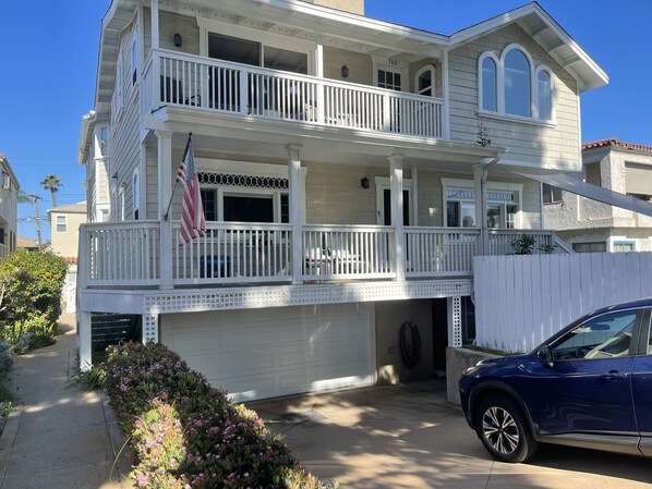Exterior - NEW Coronado Village Charmer Walk to every where /Pr. Garage. (Coronado)