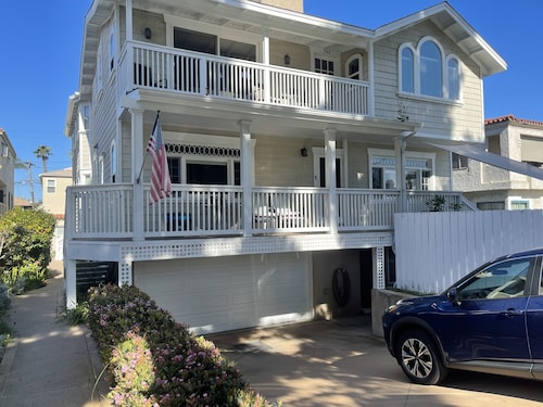 NEW Coronado Village Charmer Walk to every where /Pr. Garage. 