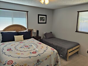 3 bedrooms, in-room safe, iron/ironing board, free WiFi - Adventure awaits in this beautiful home just minutes from Zion National Park (Hurricane)