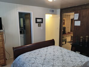 3 soverom, safe på rommet, strykejern/-brett og wi-fi (inkludert)