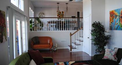 Spacious, beautifully designed, spectacular views, salt water pool.