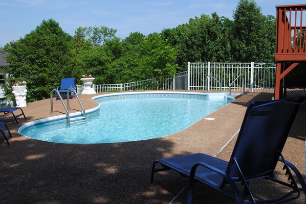Pool - Spacious, beautifully designed, spectacular views, salt water pool. (Nashville)