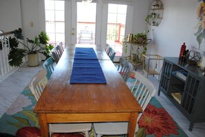 Dining - Spacious, beautifully designed, spectacular views, awesome pool. (Nashville)