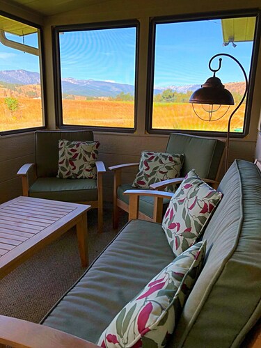 2 Miles from Yellowstone's Dutton Ranch!