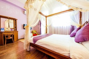 Desk, rollaway beds, free WiFi, bed sheets