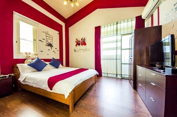 Desk, rollaway beds, free WiFi, bed sheets