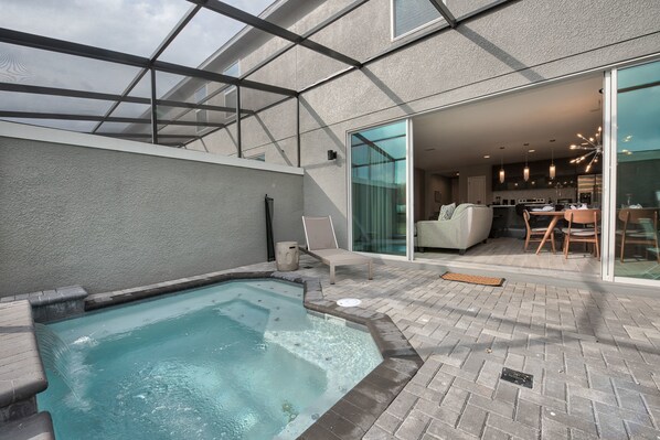 Townhome, 4 Bedrooms | Indoor spa tub