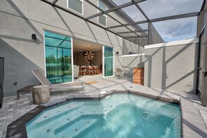 Maison mitoyenne, 4 chambres | Piscine couverte | Piscine extérieure