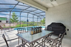House, 4 Bedrooms | Terrace/patio
