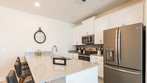 Townhome, 5 Bedrooms | Private kitchen - Champions Gate 8995 (Davenport)