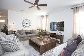 Casa, 6 quartos | Área de estar