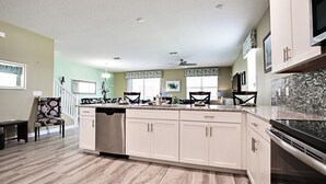 House, Multiple Beds | Private kitchen - Champions Gate 1550 (Davenport)