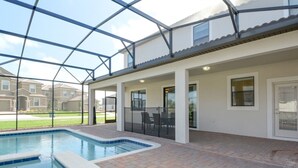 Casa, várias camas | Piscina externa