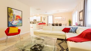 House, 5 Bedrooms | Living area - Champions Gate 1441 (Davenport)
