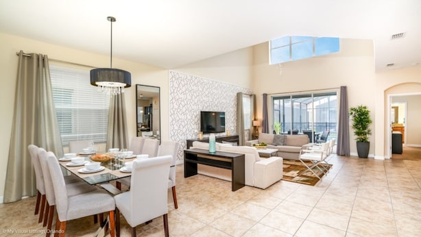 Villa, 5 Schlafzimmer | Essbereich im Zimmer