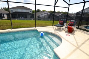 House, 4 Bedrooms | Indoor pool | Outdoor pool, sun loungers