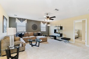 House, 6 Bedrooms | Living area - Champions Gate 1417 (Davenport)