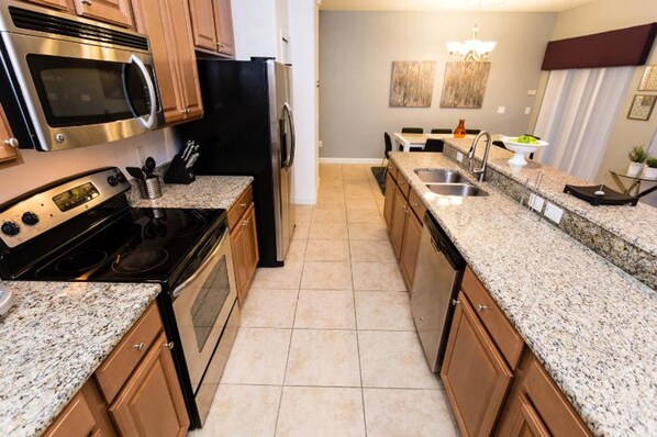 Townhome, 4 Bedrooms | Private kitchen