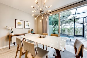 Townhome, 4 Bedrooms | In-room dining