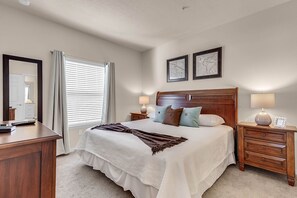 4 chambres, fer et planche à repasser, Wi-Fi gratuit, draps fournis