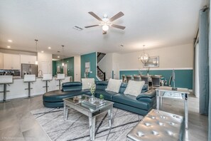 Living area - Champions Gate 8823 (Davenport)