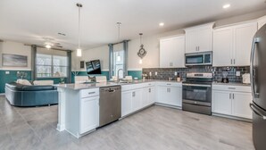 House, Multiple Beds | Private kitchen - Champions Gate 8823 (Davenport)